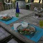 Cocon De Verdure Avec Piscine&lit King Size 2mx2m Proche Agen Nérac Villeneuve Couette-café