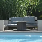 Couette-café Cocon De Verdure Avec Piscine&lit King Size 2mx2m Proche Agen Nérac Villeneuve 4*