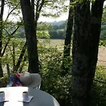 Couette-café Cocon De Verdure Avec Piscine&lit King Size 2mx2m Proche Agen Nérac Villeneuve 4*