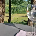 Couette-café Cocon De Verdure Avec Piscine&lit King Size 2mx2m Proche Agen Nérac Villeneuve Lusignan-Petit