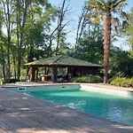 Bed & Breakfast Cocon De Verdure Avec Piscine Lit King-size 2m 4*