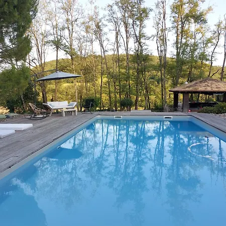 Cocon De Verdure Avec Piscine Lit King-size 2m Lusignan-Petit