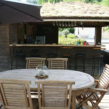 Cocon De Verdure Avec Piscine Lit King-size 2m Bed & Breakfast