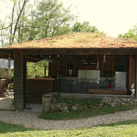 Bed and Breakfast Cocon De Verdure Avec Piscine Lit King-size 2m