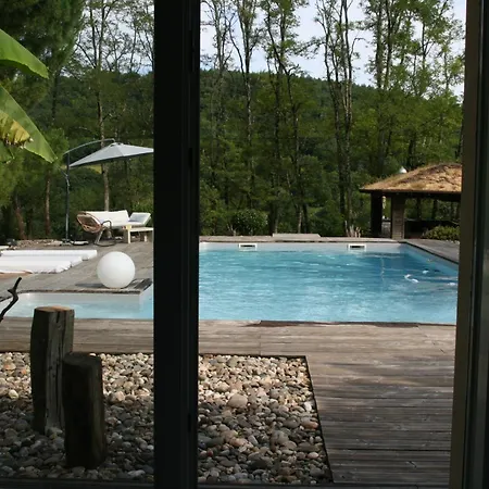 Cocon De Verdure Avec Piscine Lit King-size 2m