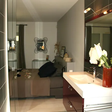 Bed and Breakfast Cocon De Verdure Avec Piscine Lit King-size 2m 4*