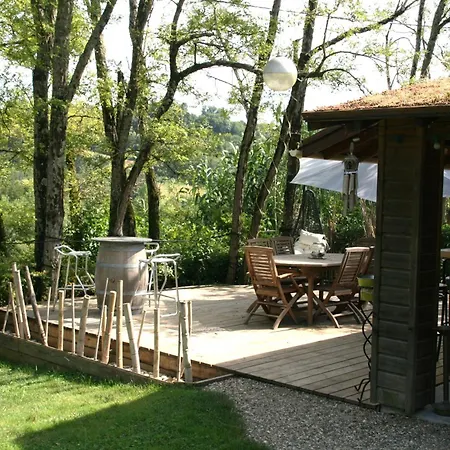 Cocon De Verdure Avec Piscine Lit King-size 2m Lusignan-Petit