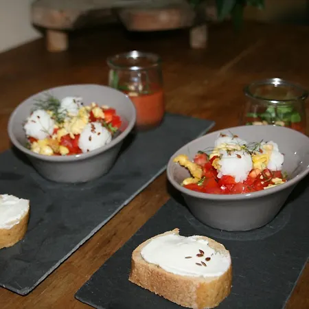 Cocon De Verdure Avec Piscine Lit King-size 2m 4* Lusignan-Petit