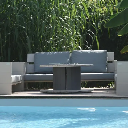 Bed & Breakfast Cocon De Verdure Avec Piscine Lit King-size 2m 4*