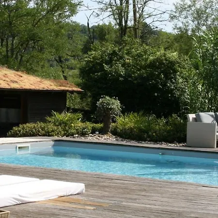 Cocon De Verdure Avec Piscine & Lit King Size 2mx2m Table D'hotes Proche Agen Nerac Villeneuve Bed & Breakfast 4*