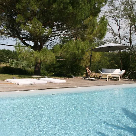 Cocon De Verdure Avec Piscine Lit King-size 2m Lusignan-Petit