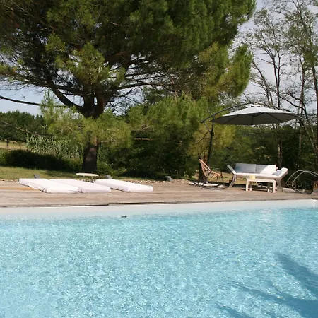 Cocon De Verdure Avec Piscine Lit King-size 2m 4* Lusignan-Petit