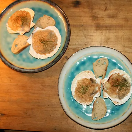 Cocon De Verdure Avec Piscine Lit King-size 2m Bed and Breakfast