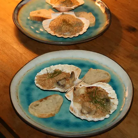 Cocon De Verdure Avec Piscine Lit King-size 2m Lusignan-Petit