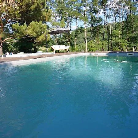 Cocon De Verdure Avec Piscine Lit King-size 2m Bed & Breakfast *