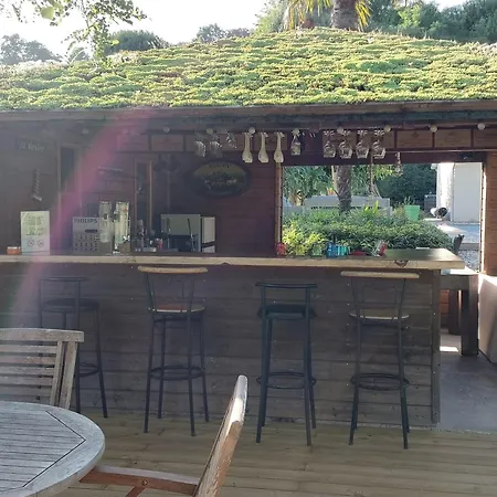 Bed & Breakfast Cocon De Verdure Avec Piscine Lit King-size 2m