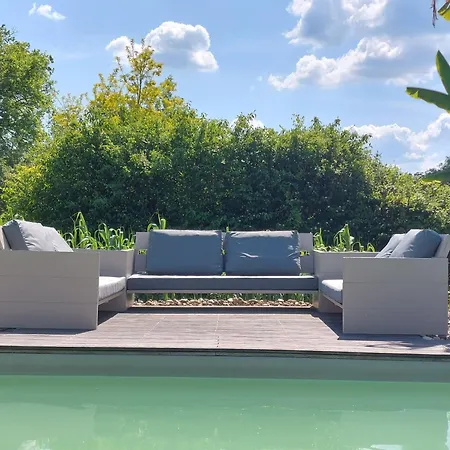 Cocon De Verdure Avec Piscine Lit King-size 2m 4* Lusignan-Petit