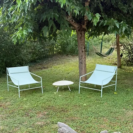 Cocon De Verdure Avec Piscine Lit King-size 2m Lusignan-Petit