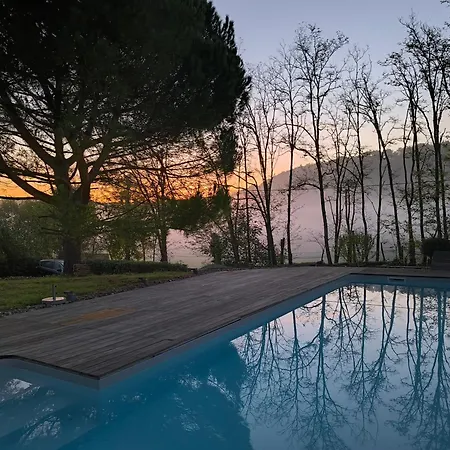 Cocon De Verdure Avec Piscine Lit King-size 2m 4*