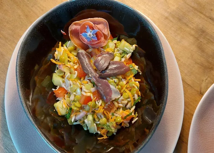 Cocon De Verdure Avec Piscine Lit King-size 2m 住宿加早餐酒店 4*