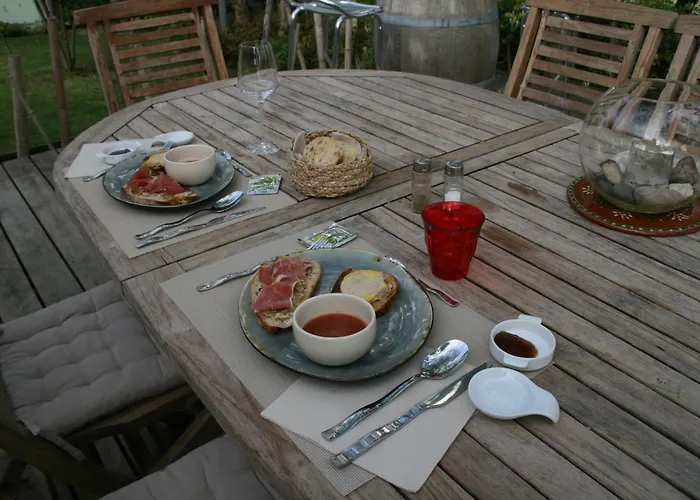 住宿加早餐酒店 Cocon De Verdure Avec Piscine Lit King-size 2m