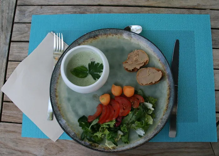 Cocon De Verdure Avec Piscine Lit King-size 2m 住宿加早餐酒店