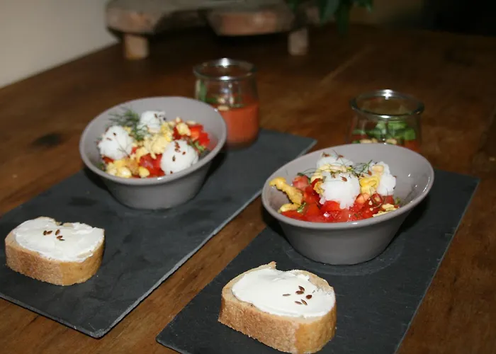 Cocon De Verdure Avec Piscine Lit King-size 2m 4* Lusignan-Petit