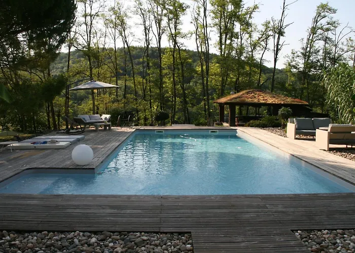 Cocon De Verdure Avec Piscine Lit King-size 2m