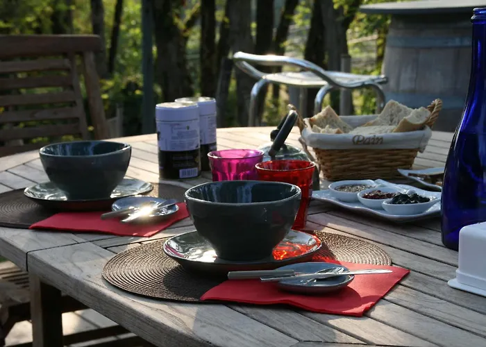 住宿加早餐酒店 Cocon De Verdure Avec Piscine Lit King-size 2m