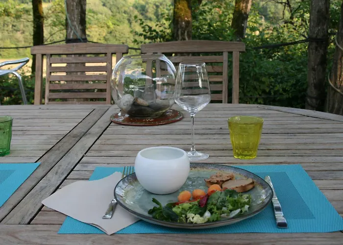 住宿加早餐酒店 Cocon De Verdure Avec Piscine Lit King-size 2m Lusignan-Petit