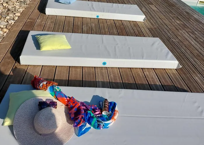 住宿加早餐酒店 Cocon De Verdure Avec Piscine Lit King-size 2m 4*