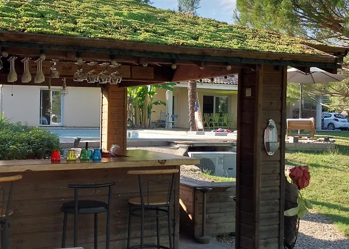 住宿加早餐酒店 Cocon De Verdure Avec Piscine Lit King-size 2m