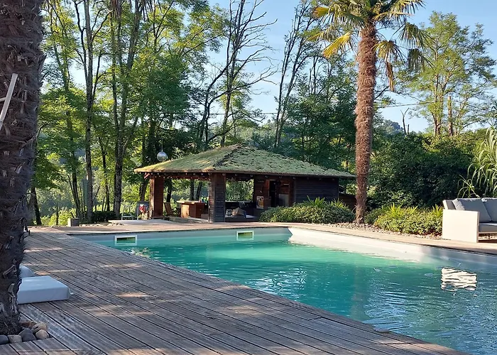 住宿加早餐酒店 Cocon De Verdure Avec Piscine Lit King-size 2m 4*