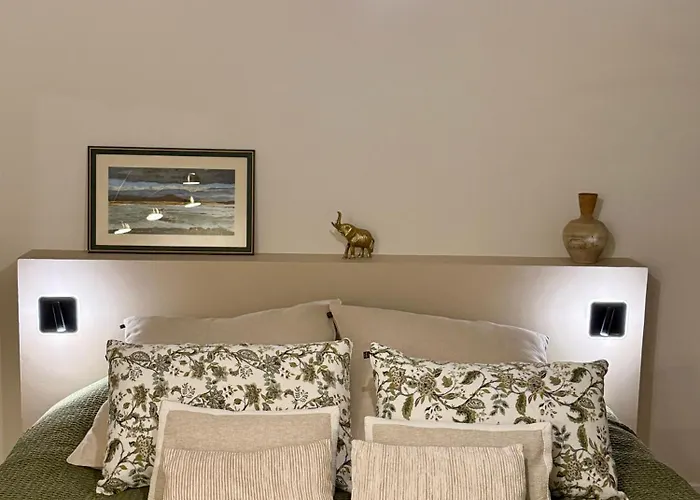 Cocon De Verdure Avec Piscine Lit King-size 2m 住宿加早餐酒店 4*