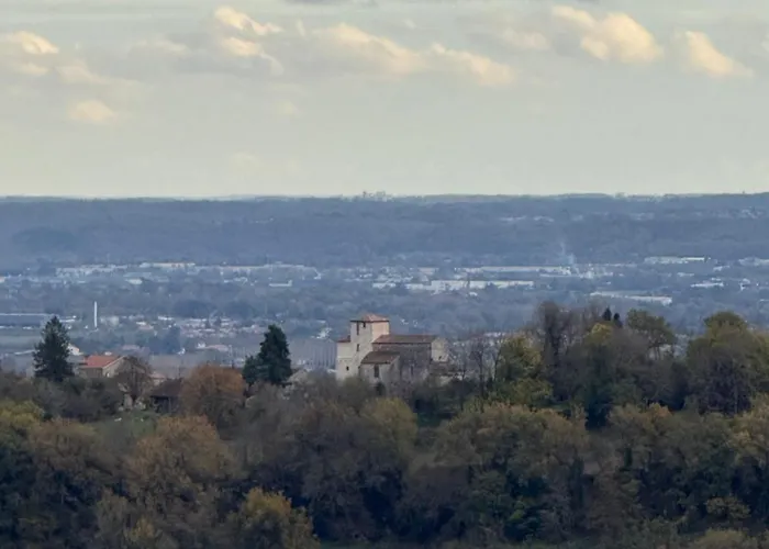 Cocon De Verdure Avec Piscine Lit King-size 2m 住宿加早餐酒店 4*