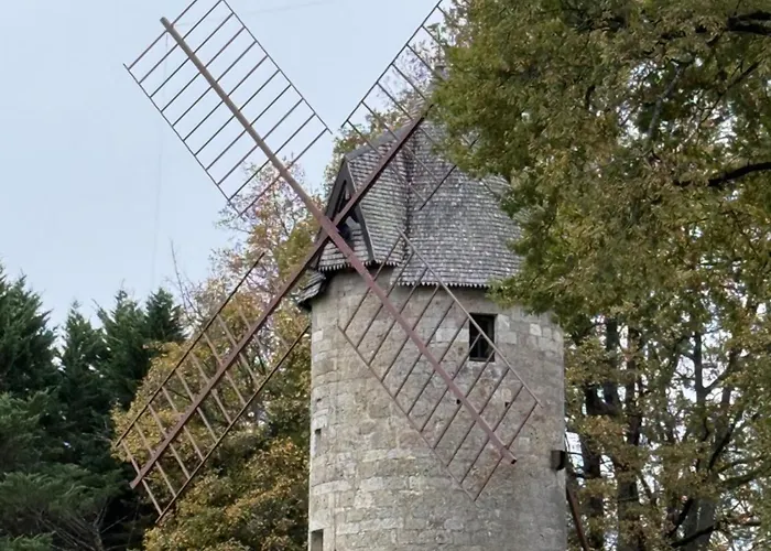 Cocon De Verdure Avec Piscine Lit King-size 2m 4* Lusignan-Petit